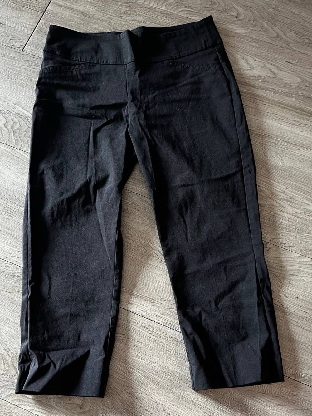Capris - Picture 4 of 7